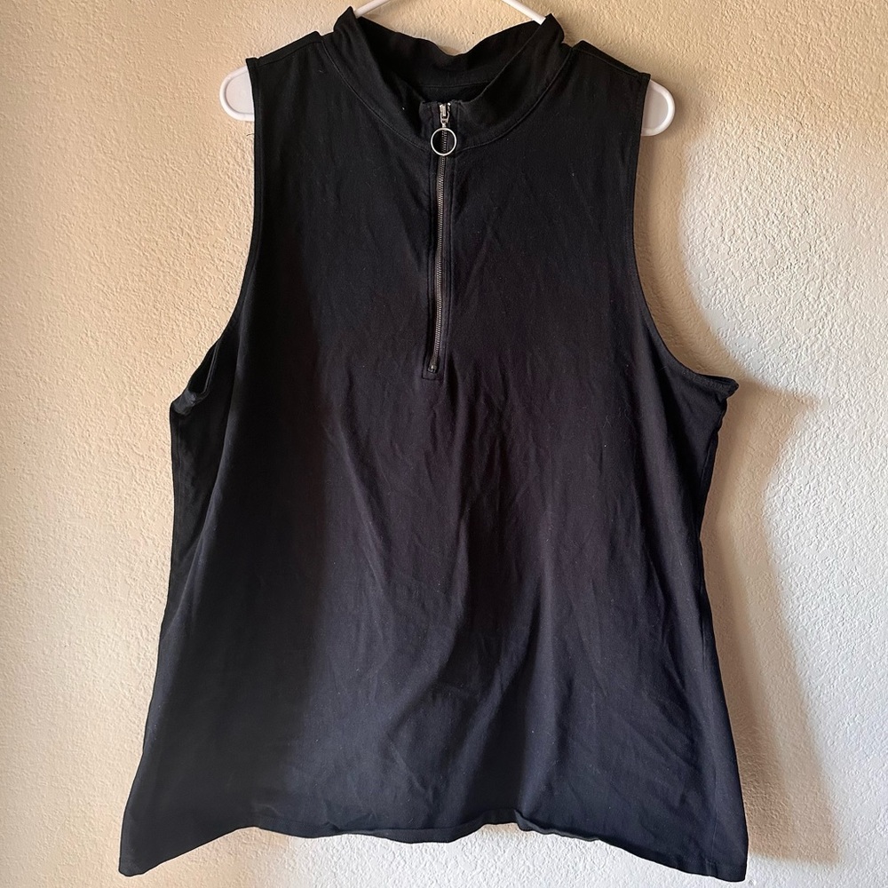 Torrid Plus Size Black Sleeveless Zipper Top Size 5 (26/28)